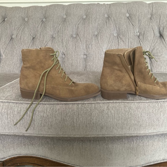 VANEli Lace-up Boots - Picture 4 of 4
